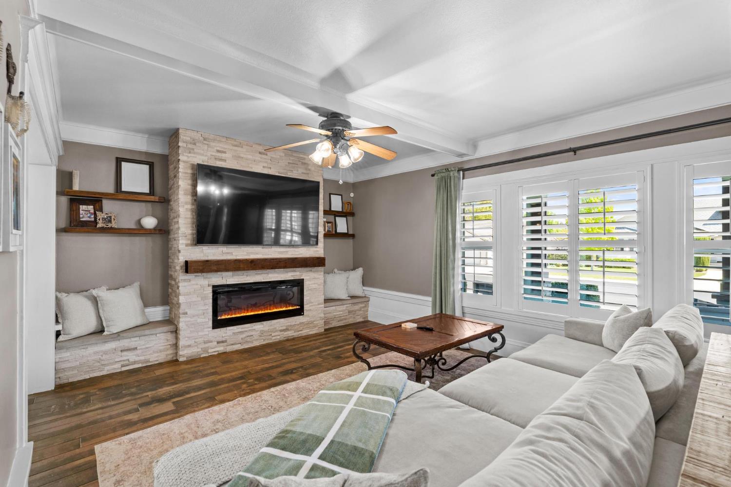 747 Palm Ave, Ripon, CA 95366