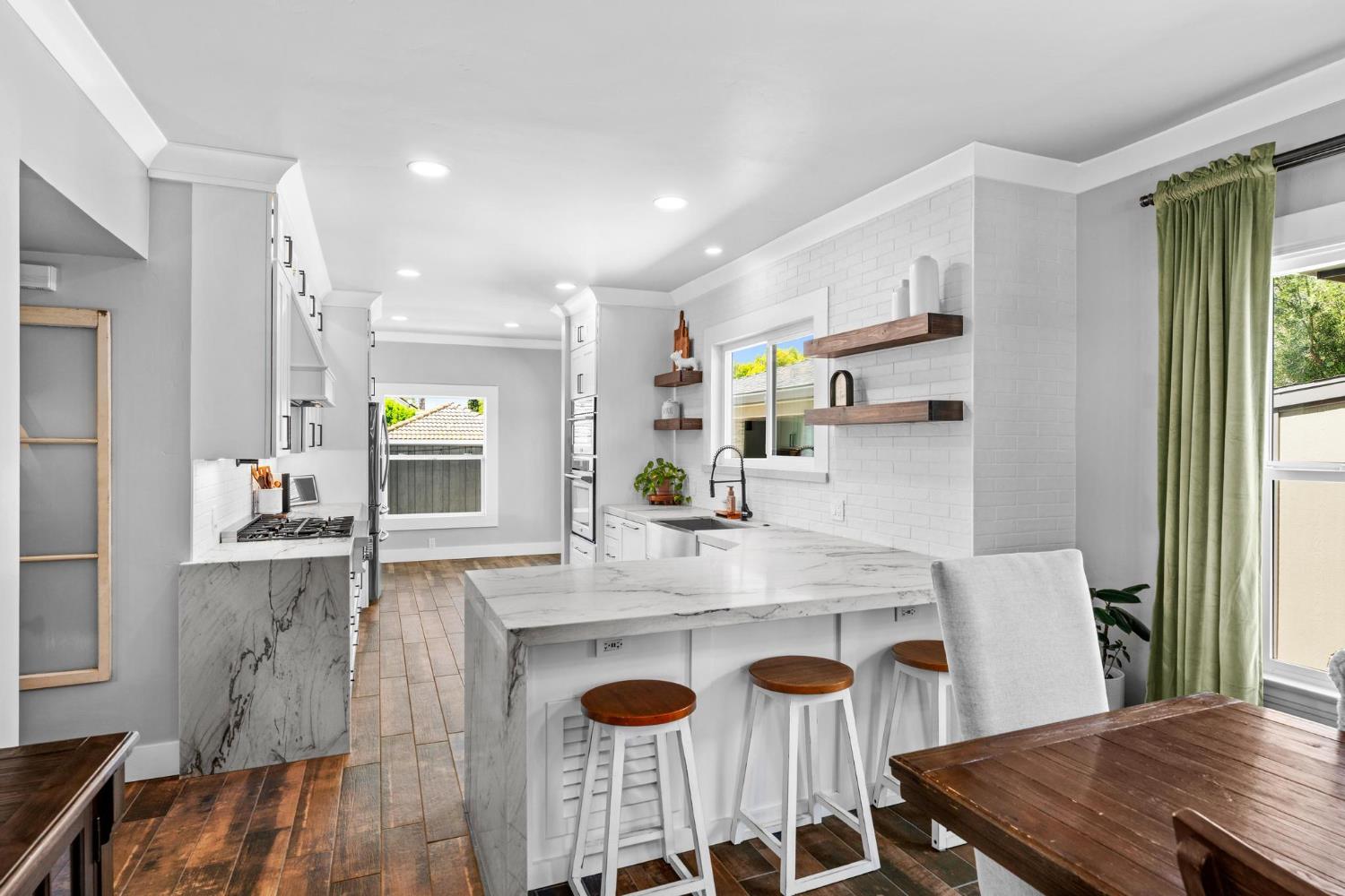 747 Palm Ave, Ripon, CA 95366