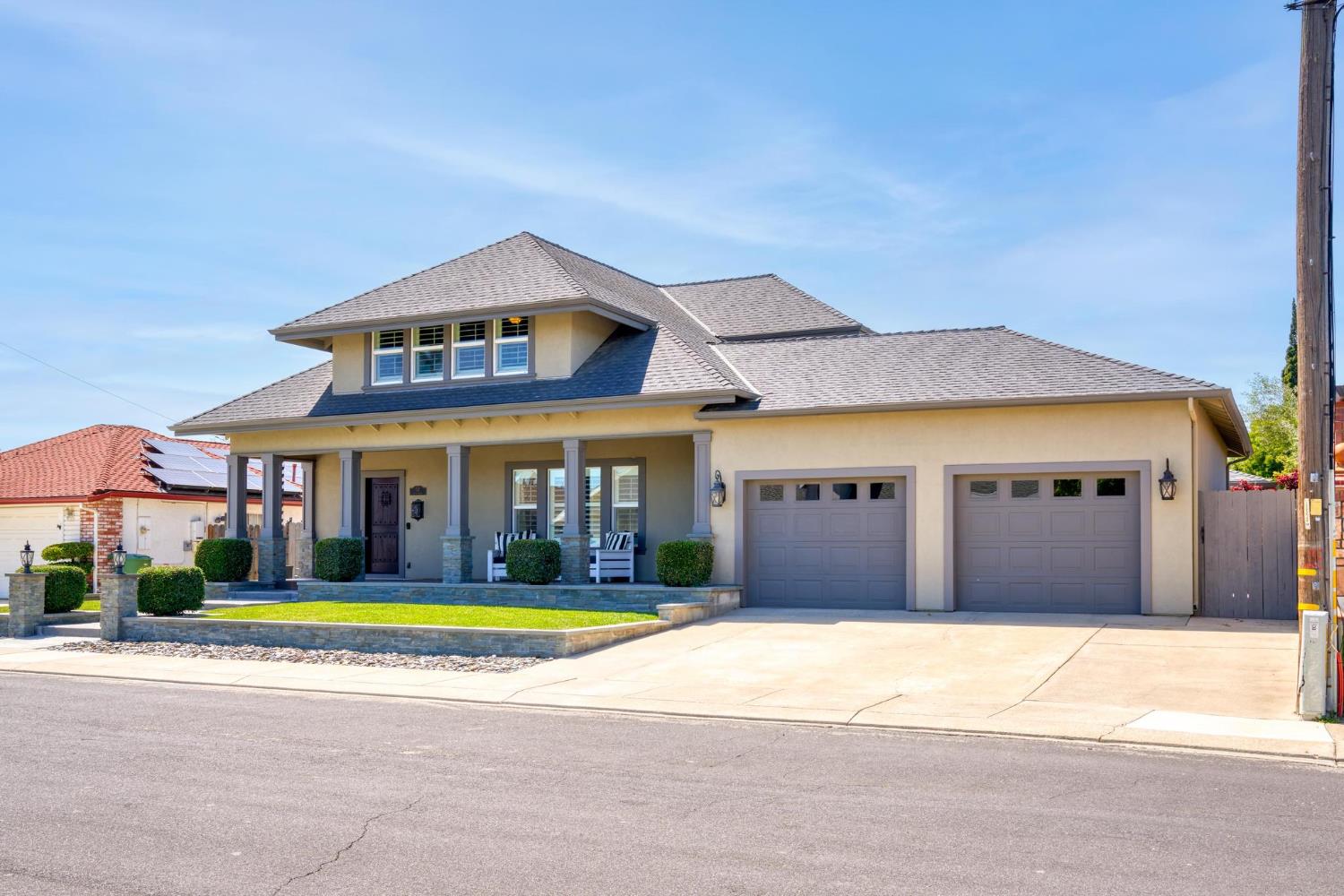 747 Palm Ave, Ripon, CA 95366