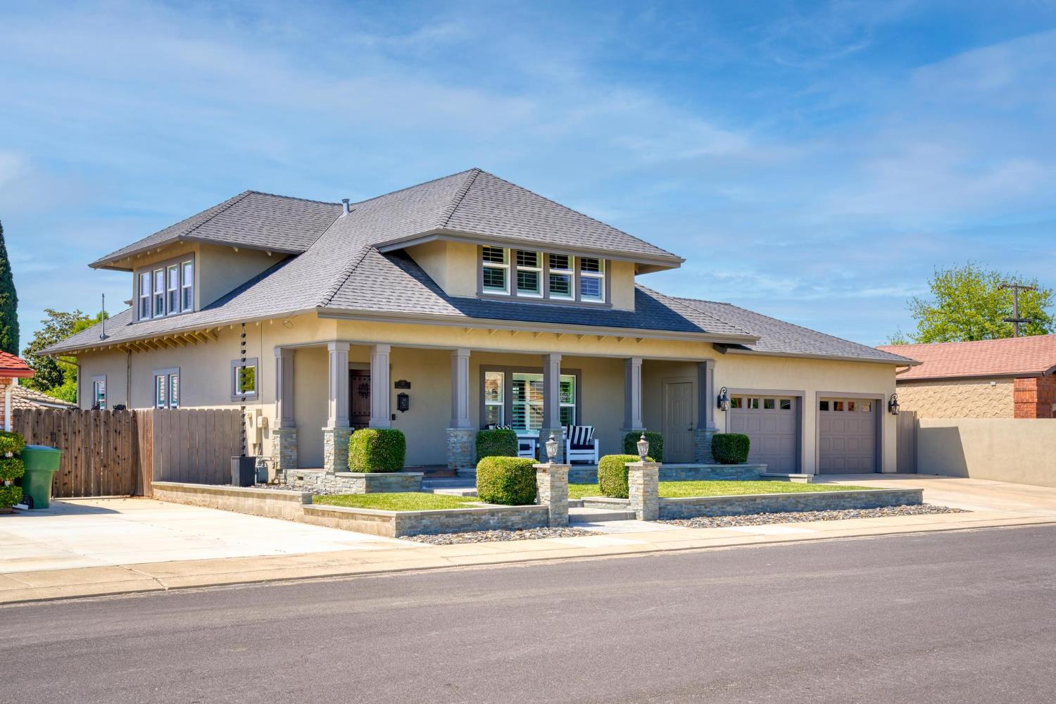 747 Palm Ave, Ripon, CA 95366