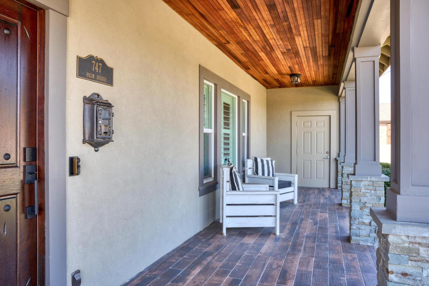 747 Palm Ave, Ripon, CA 95366