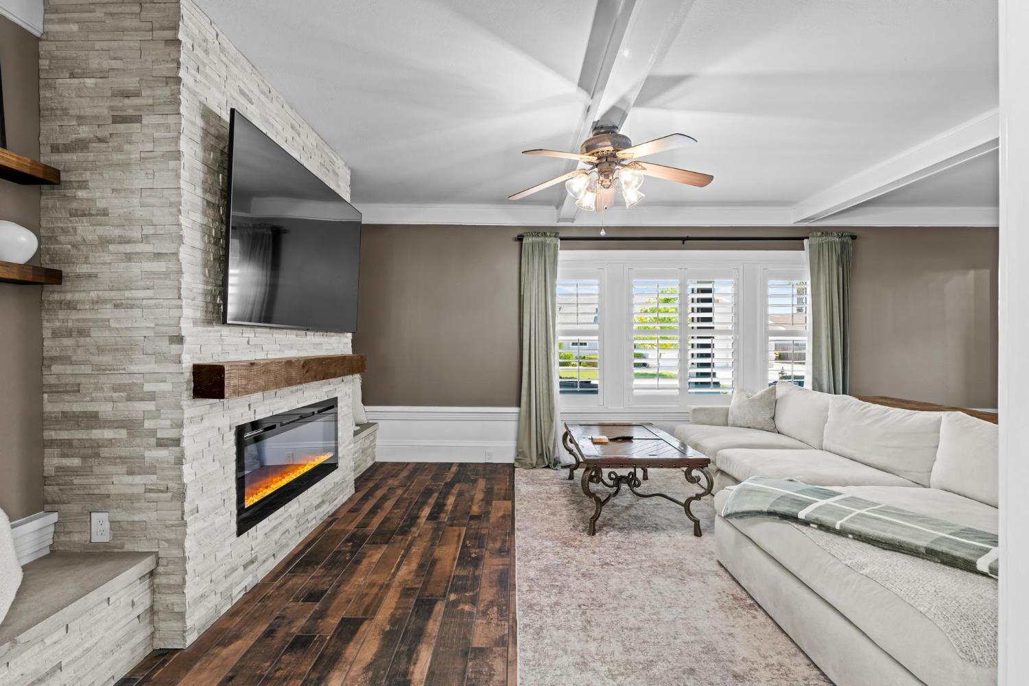 747 Palm Ave, Ripon, CA 95366