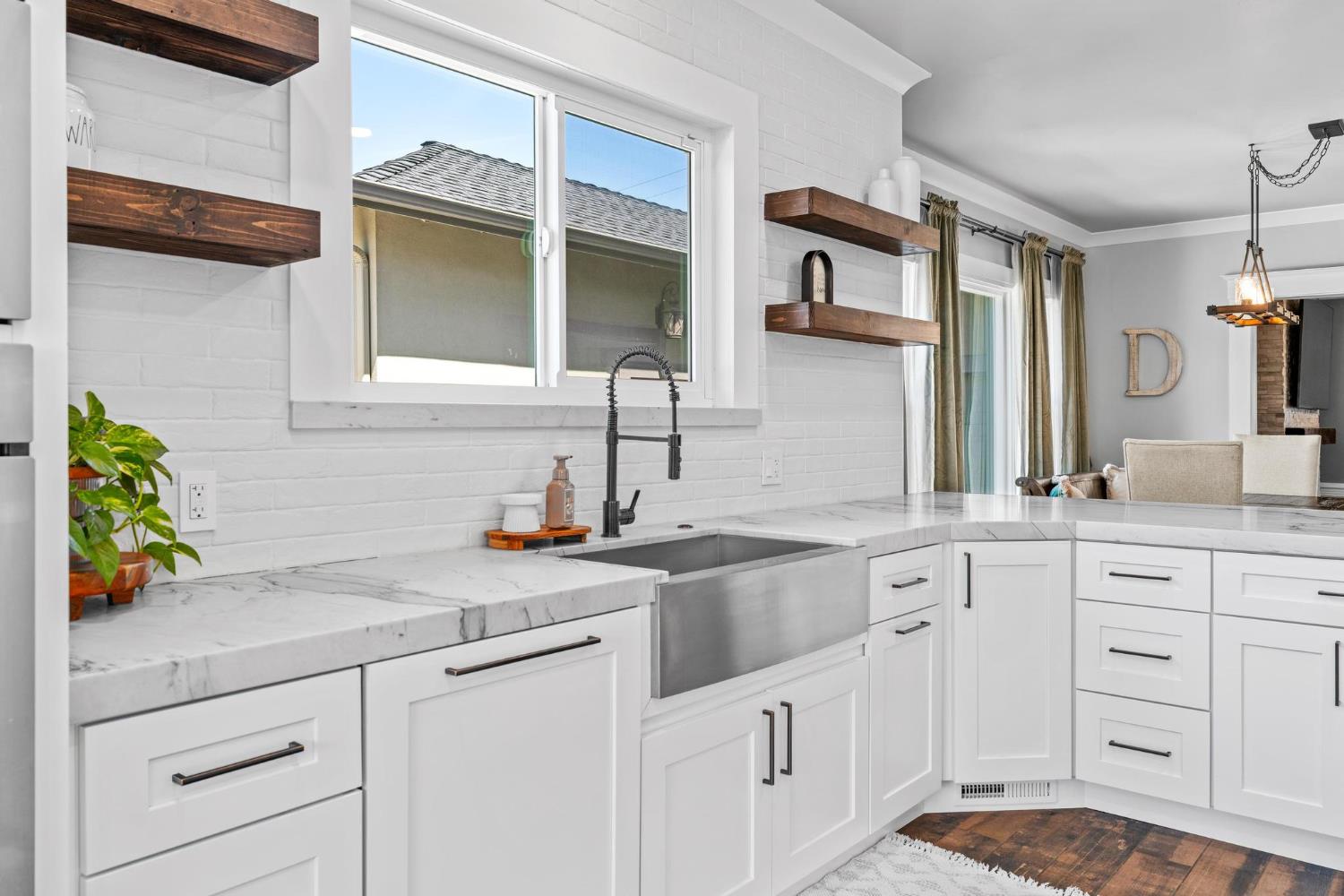 747 Palm Ave, Ripon, CA 95366