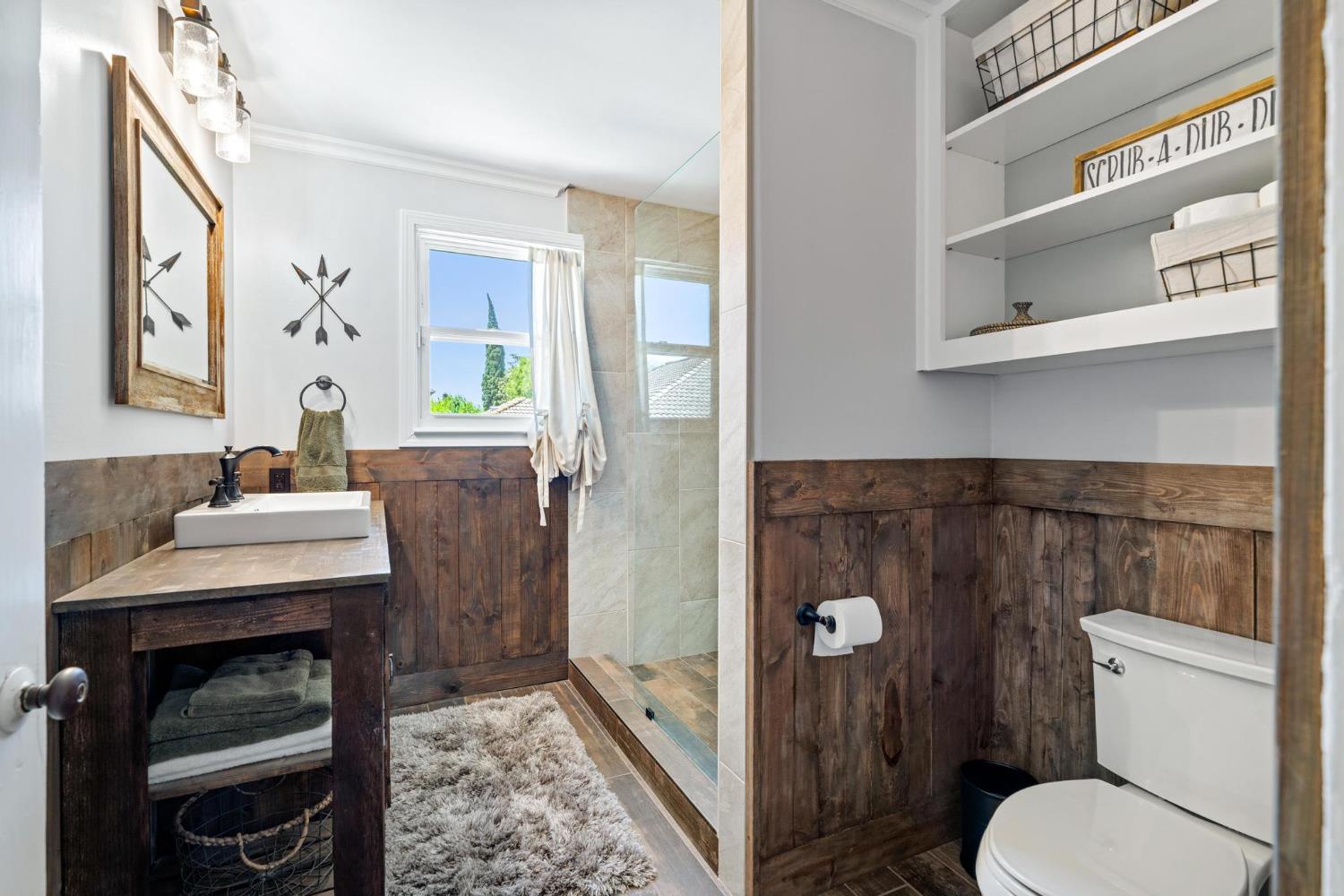 747 Palm Ave, Ripon, CA 95366