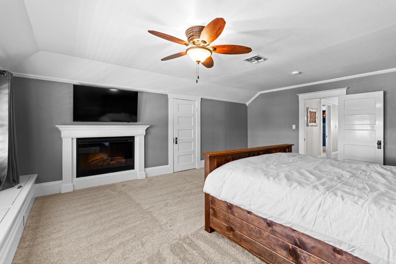 747 Palm Ave, Ripon, CA 95366