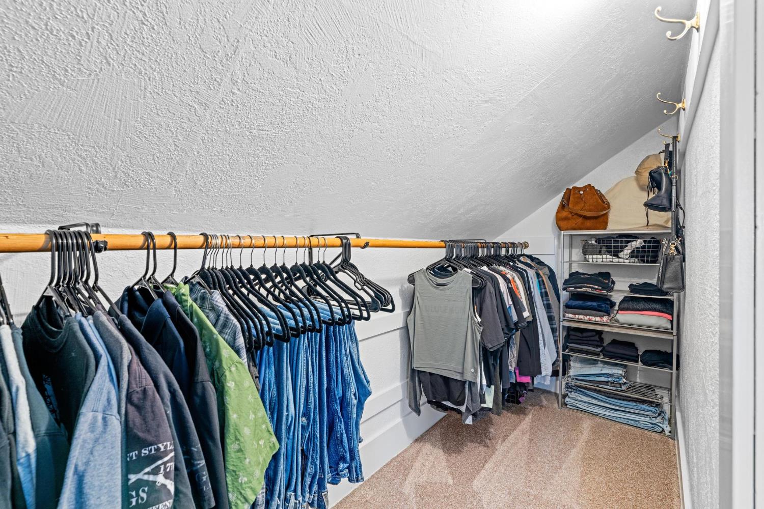 747 Palm Ave, Ripon, CA 95366