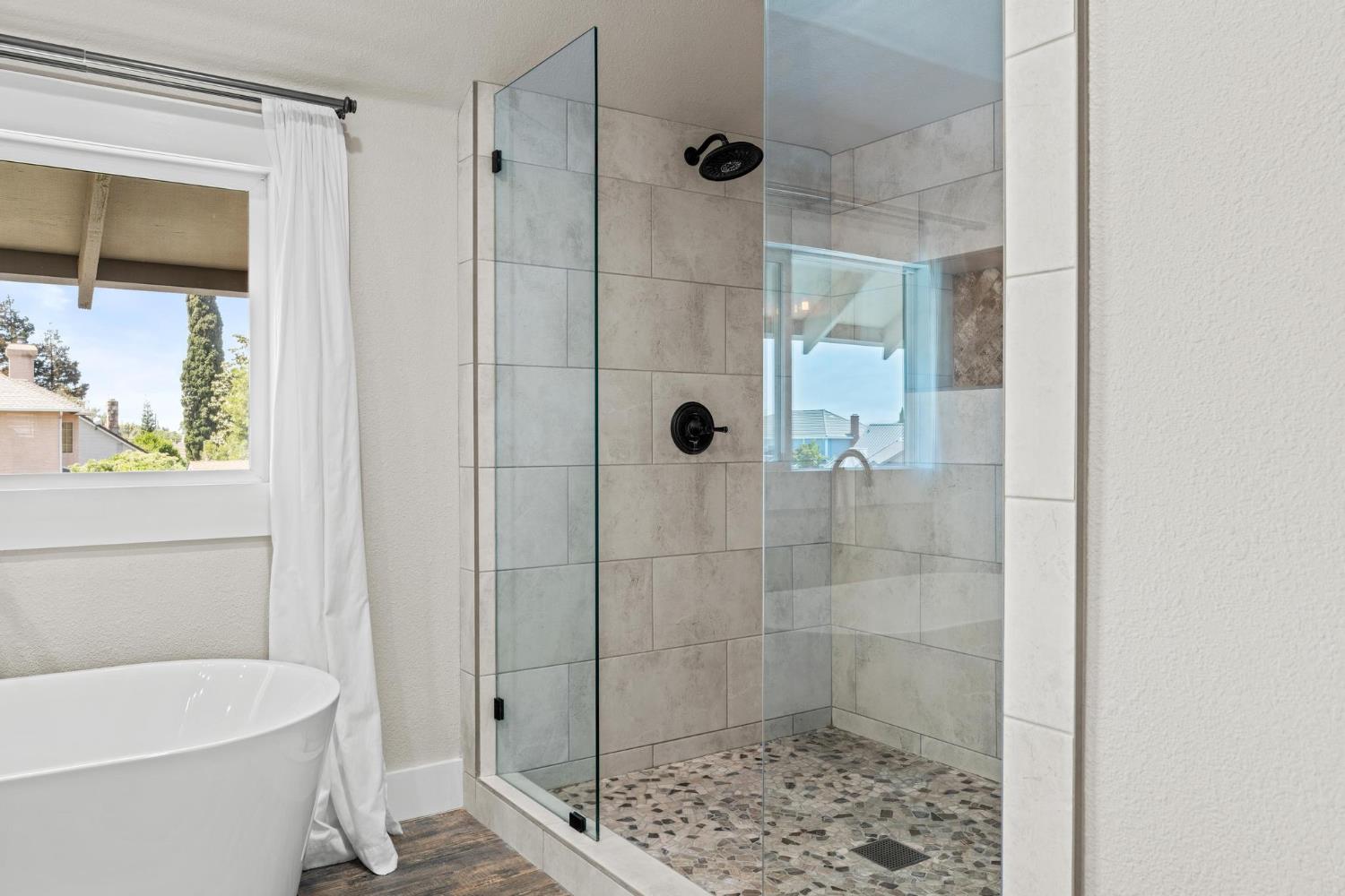 747 Palm Ave, Ripon, CA 95366