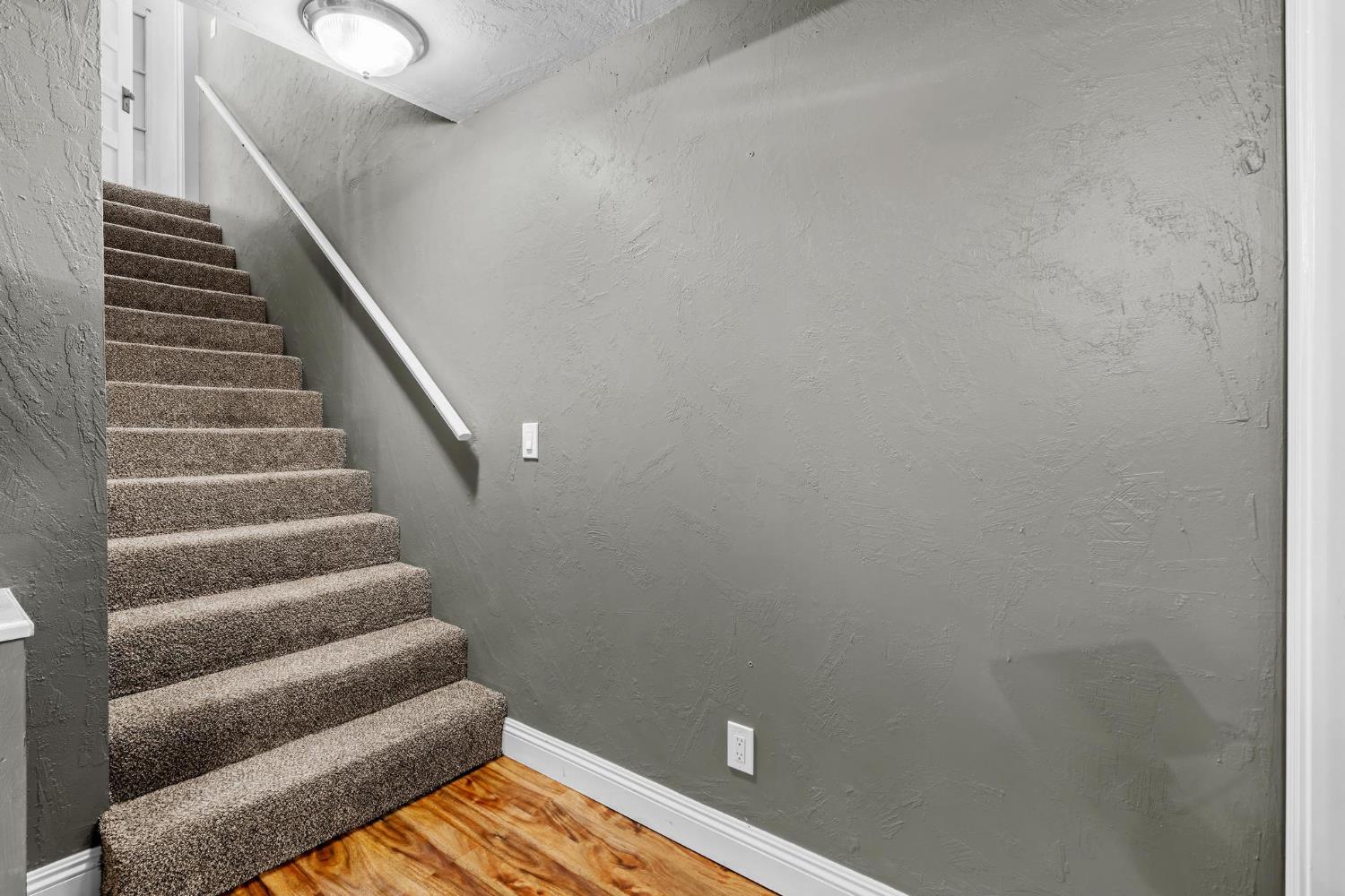 747 Palm Ave, Ripon, CA 95366