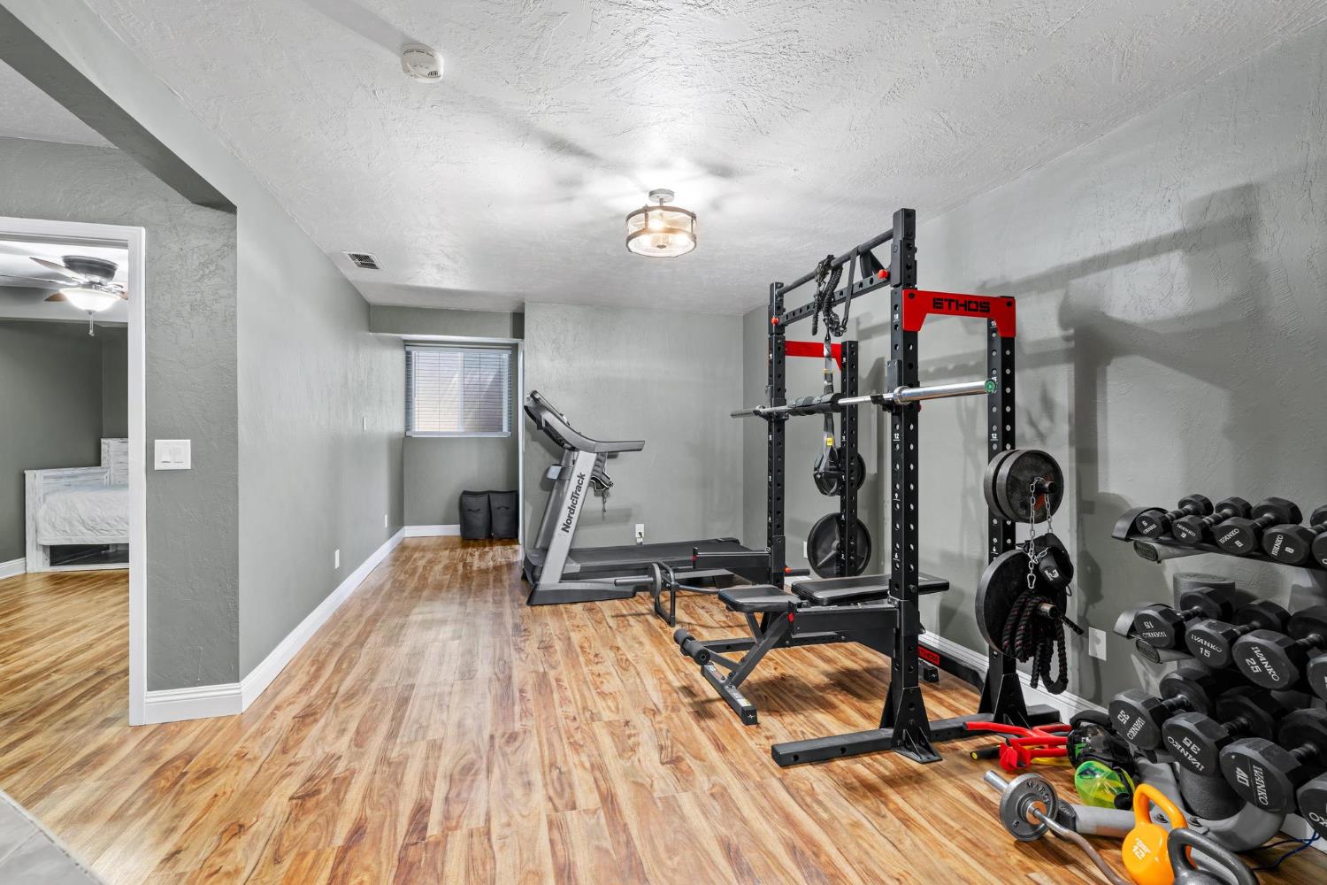 747 Palm Ave, Ripon, CA 95366