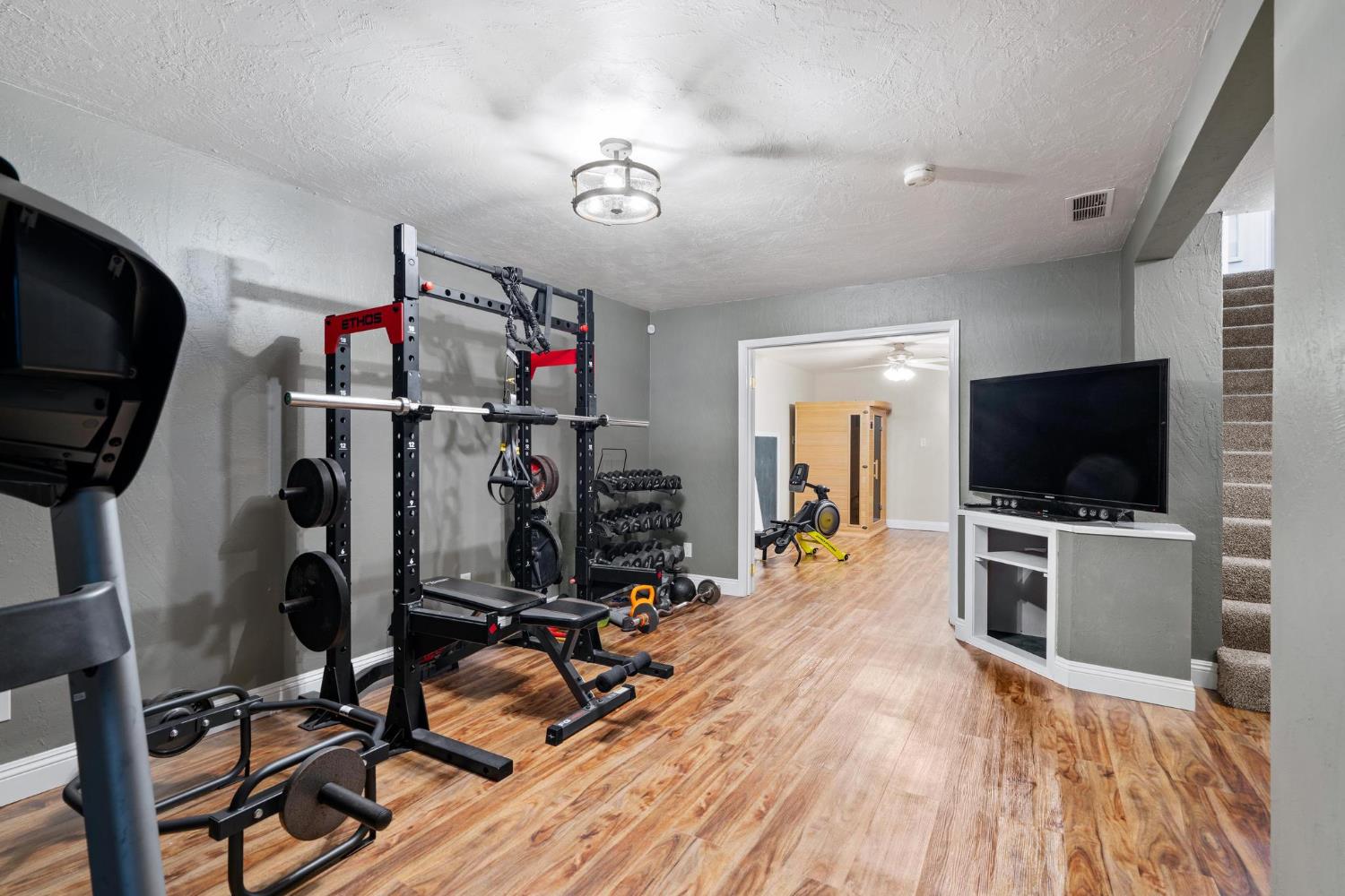 747 Palm Ave, Ripon, CA 95366