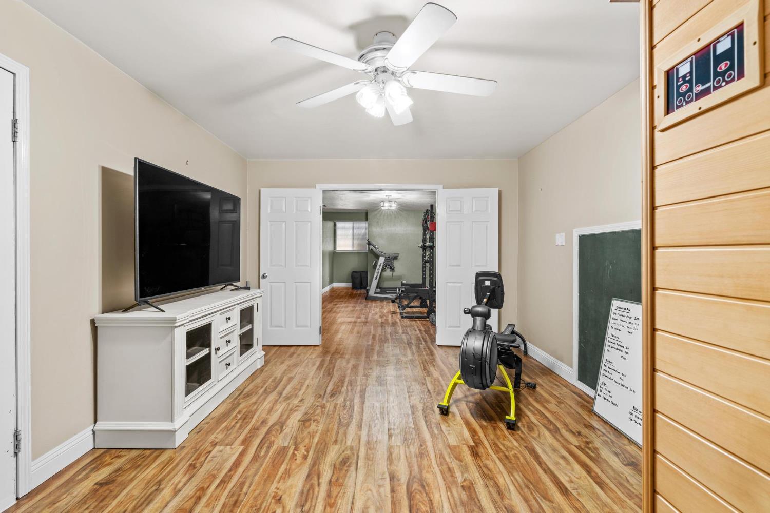 747 Palm Ave, Ripon, CA 95366