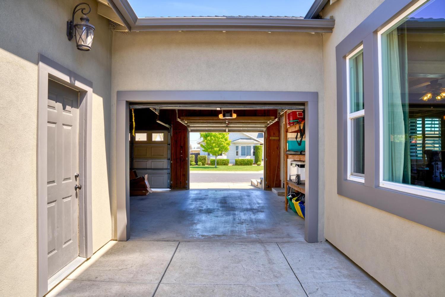 747 Palm Ave, Ripon, CA 95366