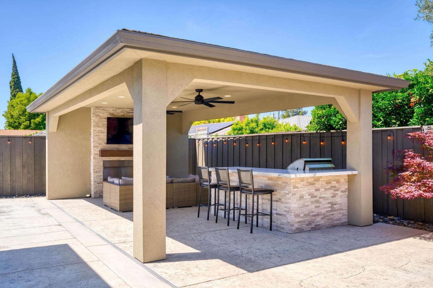 747 Palm Ave, Ripon, CA 95366