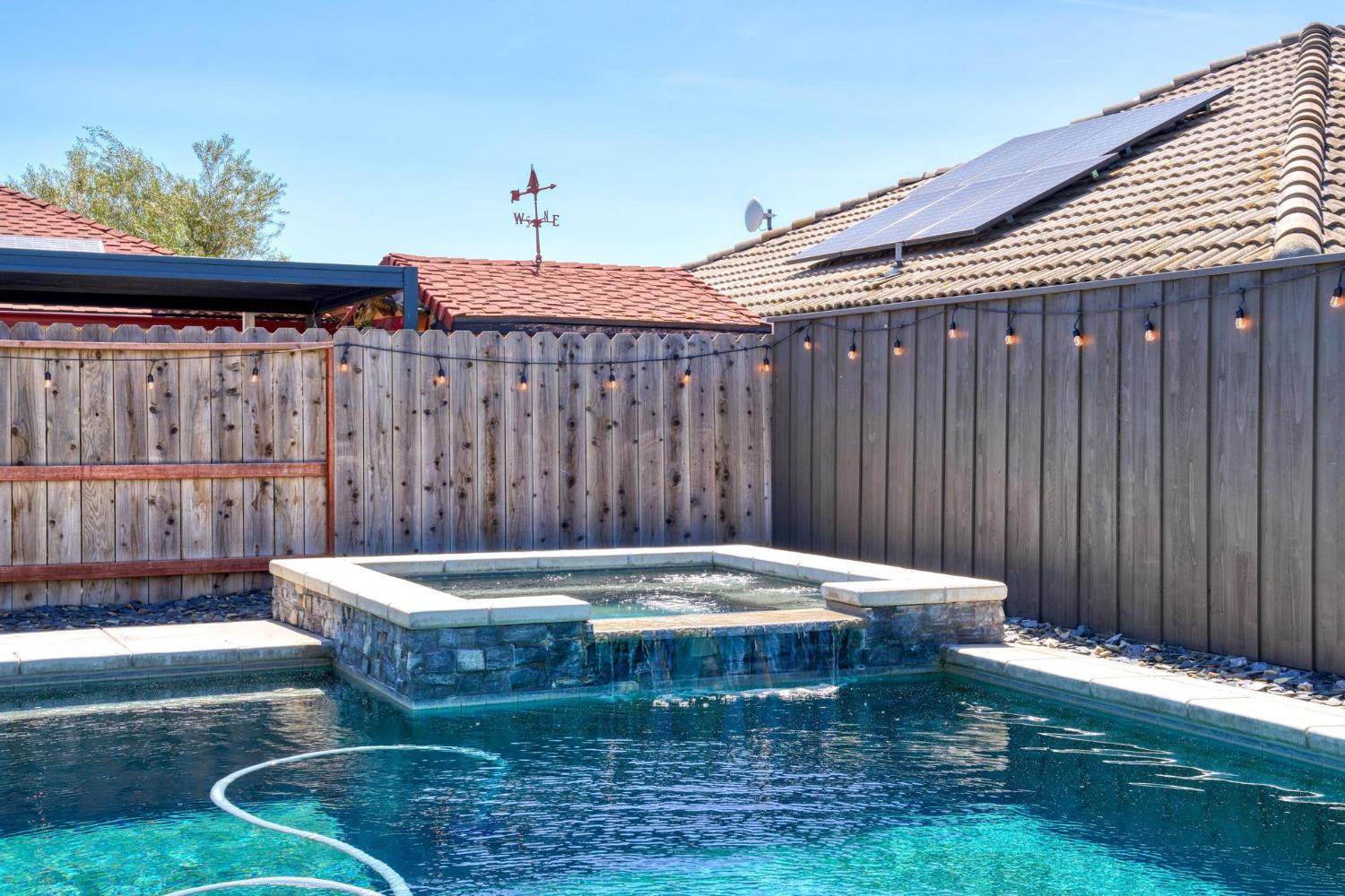 747 Palm Ave, Ripon, CA 95366