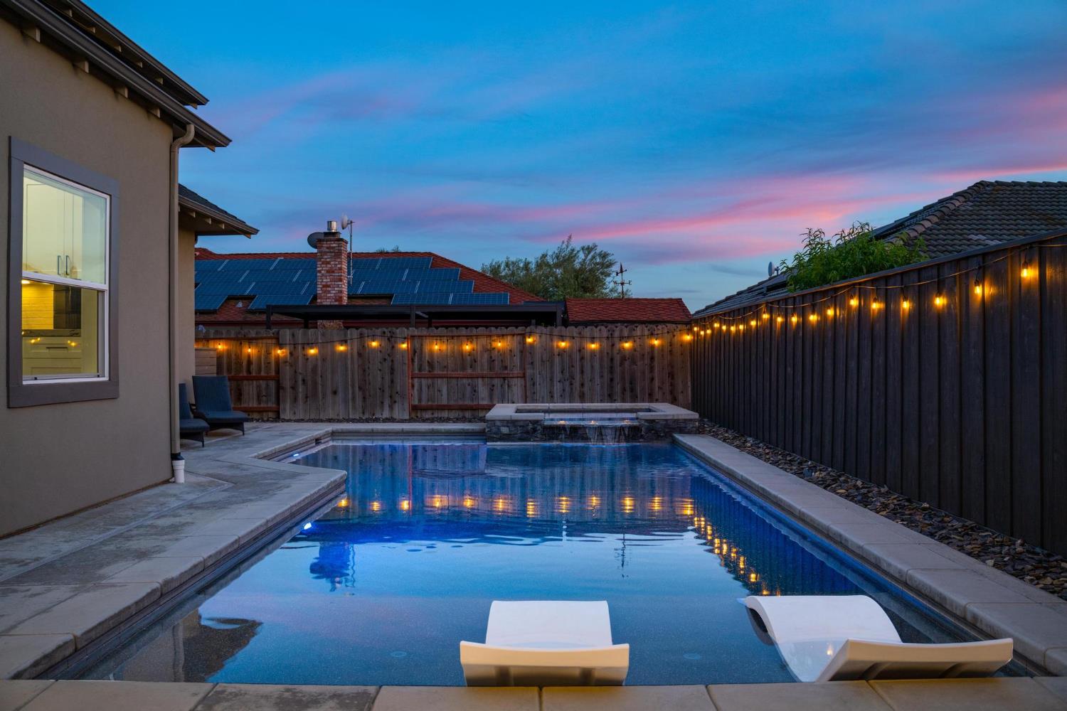 747 Palm Ave, Ripon, CA 95366