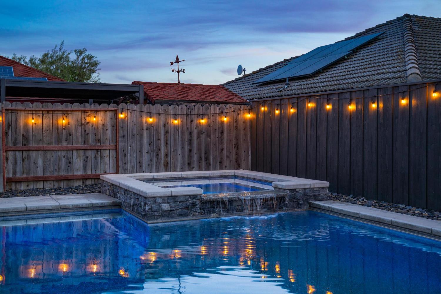 747 Palm Ave, Ripon, CA 95366