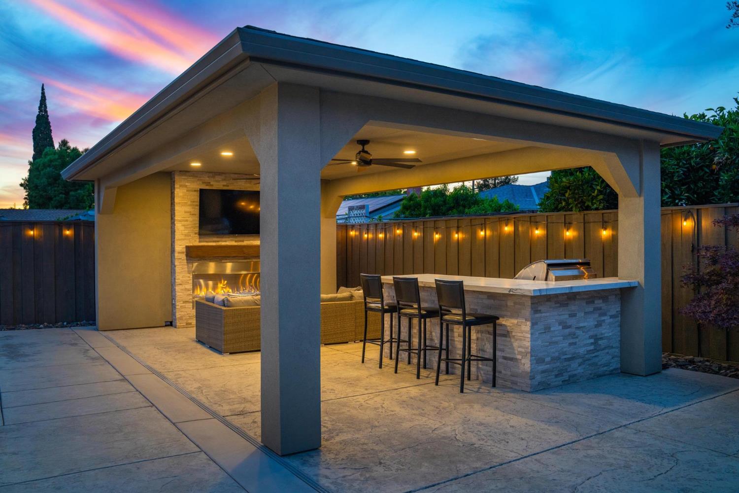 747 Palm Ave, Ripon, CA 95366