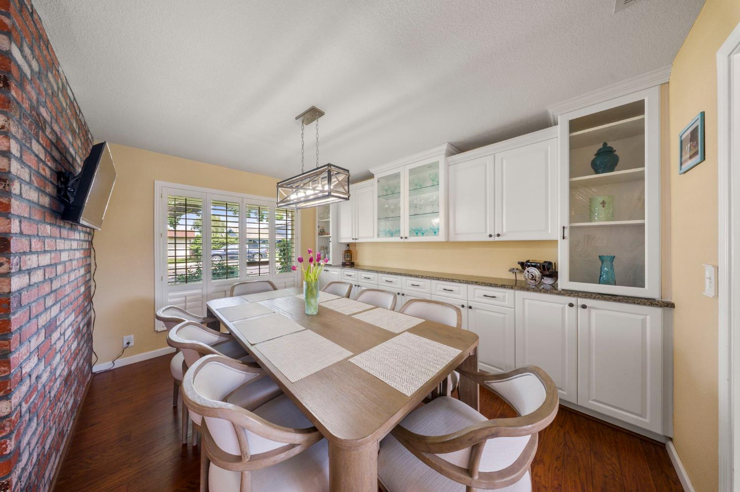 1018 E Edison, Manteca, CA 95336