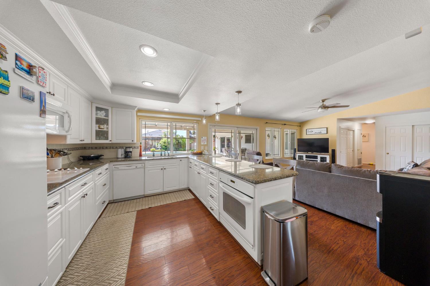 1018 E Edison, Manteca, CA 95336