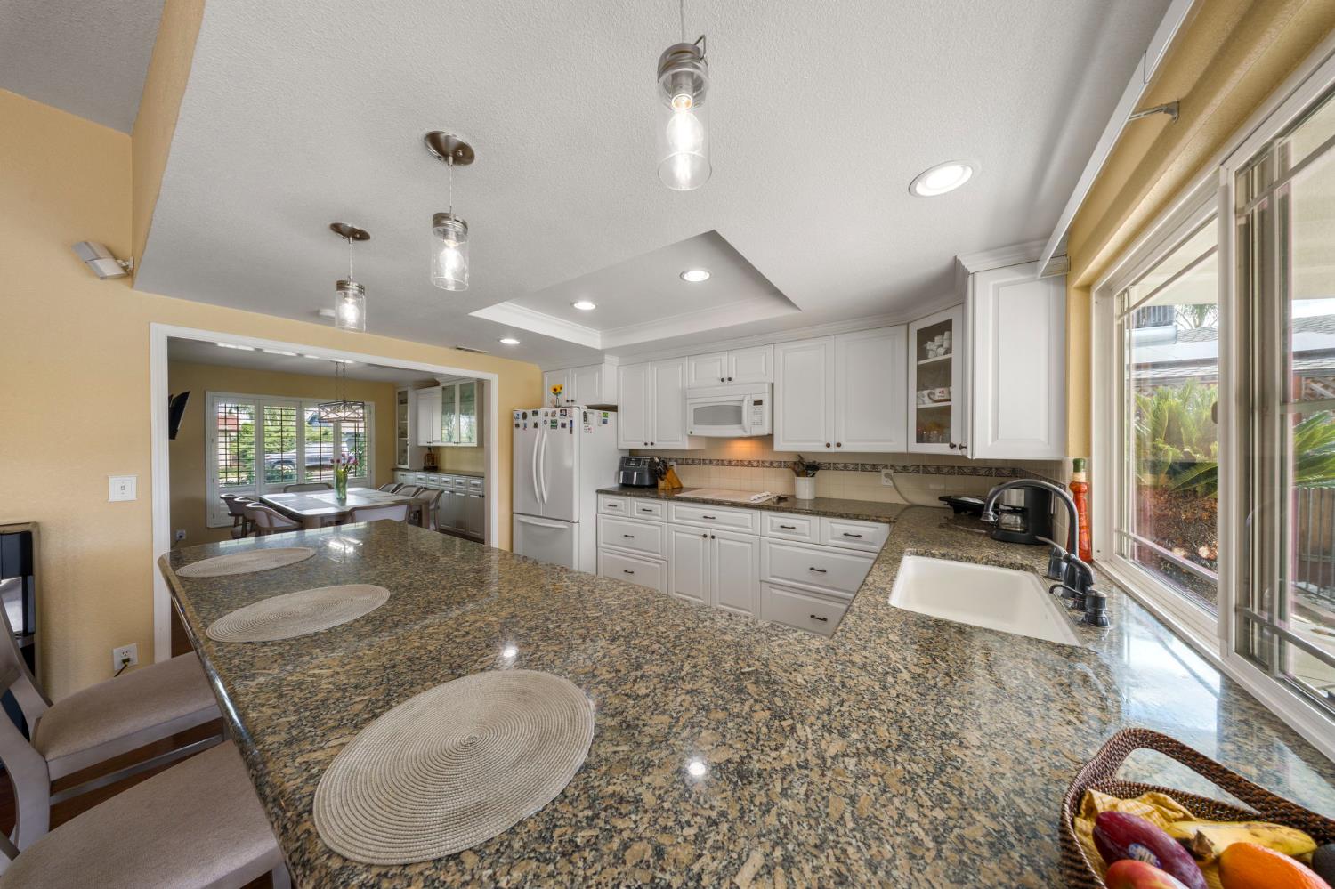 1018 E Edison, Manteca, CA 95336