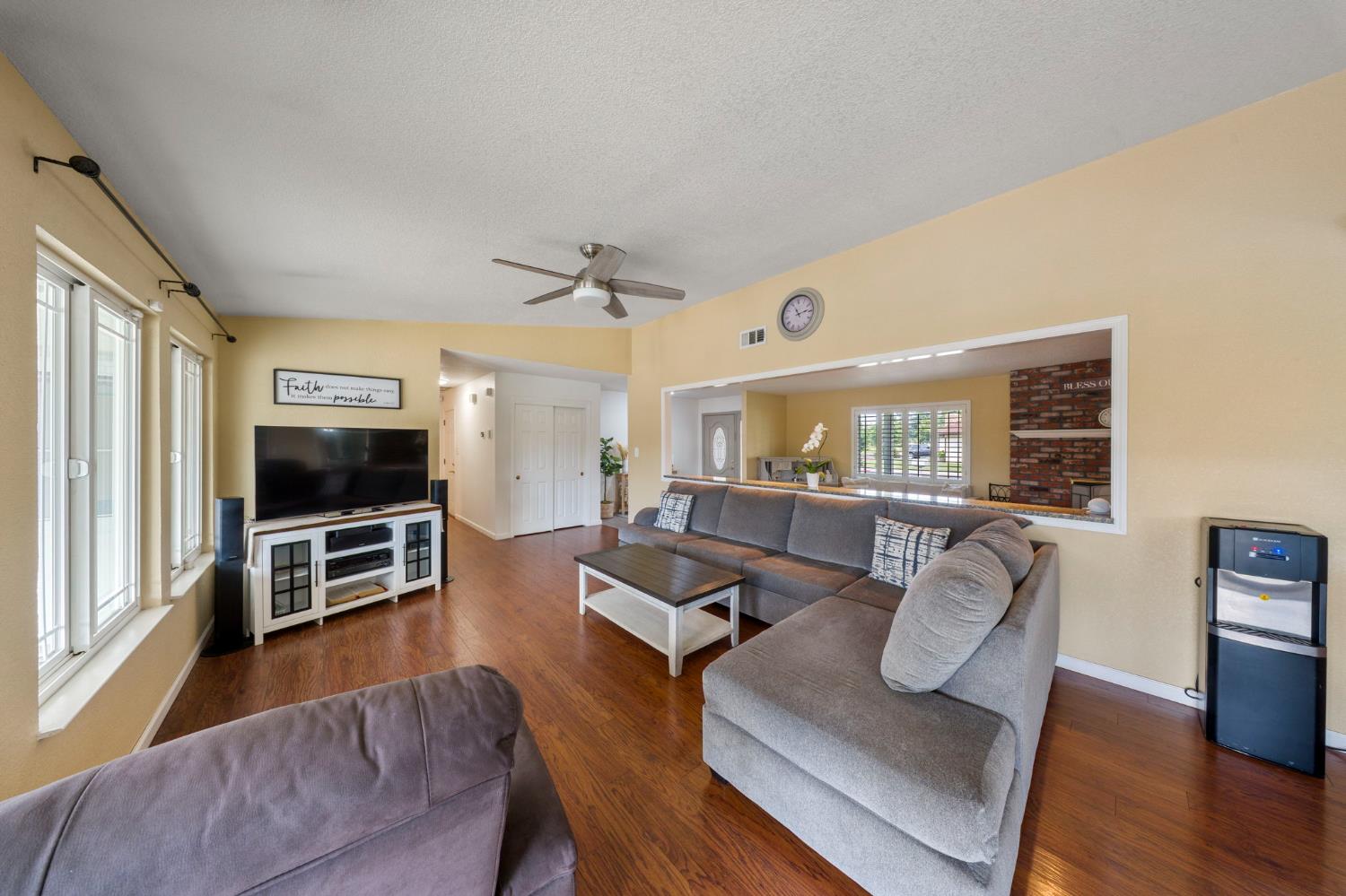 1018 E Edison, Manteca, CA 95336