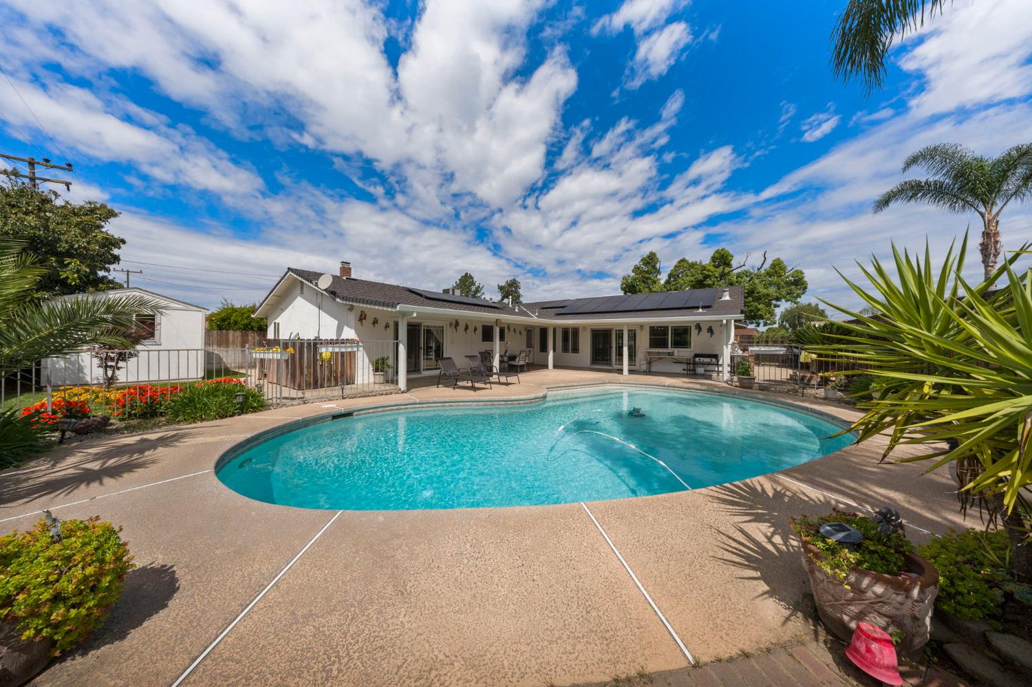 1018 E Edison, Manteca, CA 95336