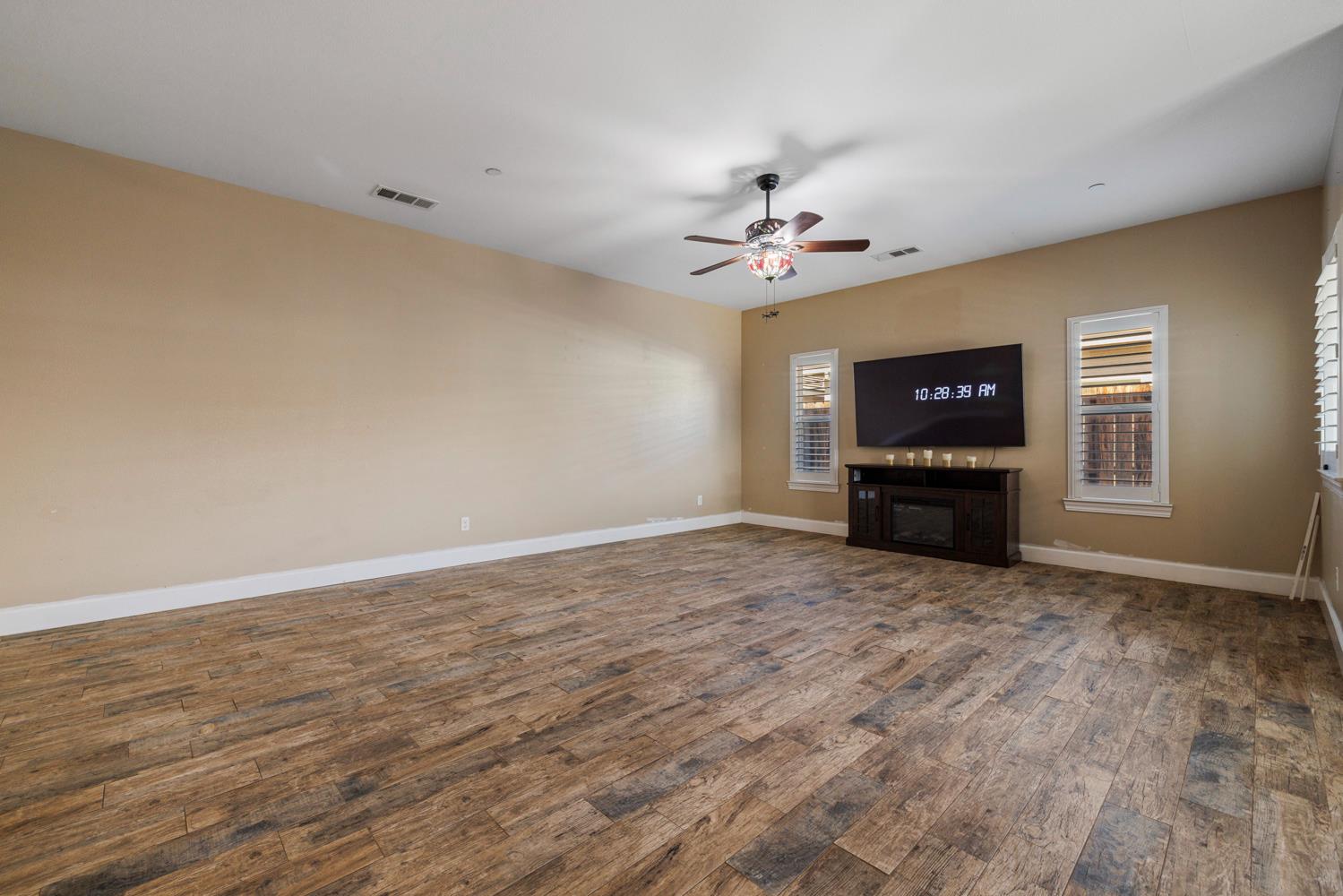 4043 Wood Creek Ct, Merced, CA 95348