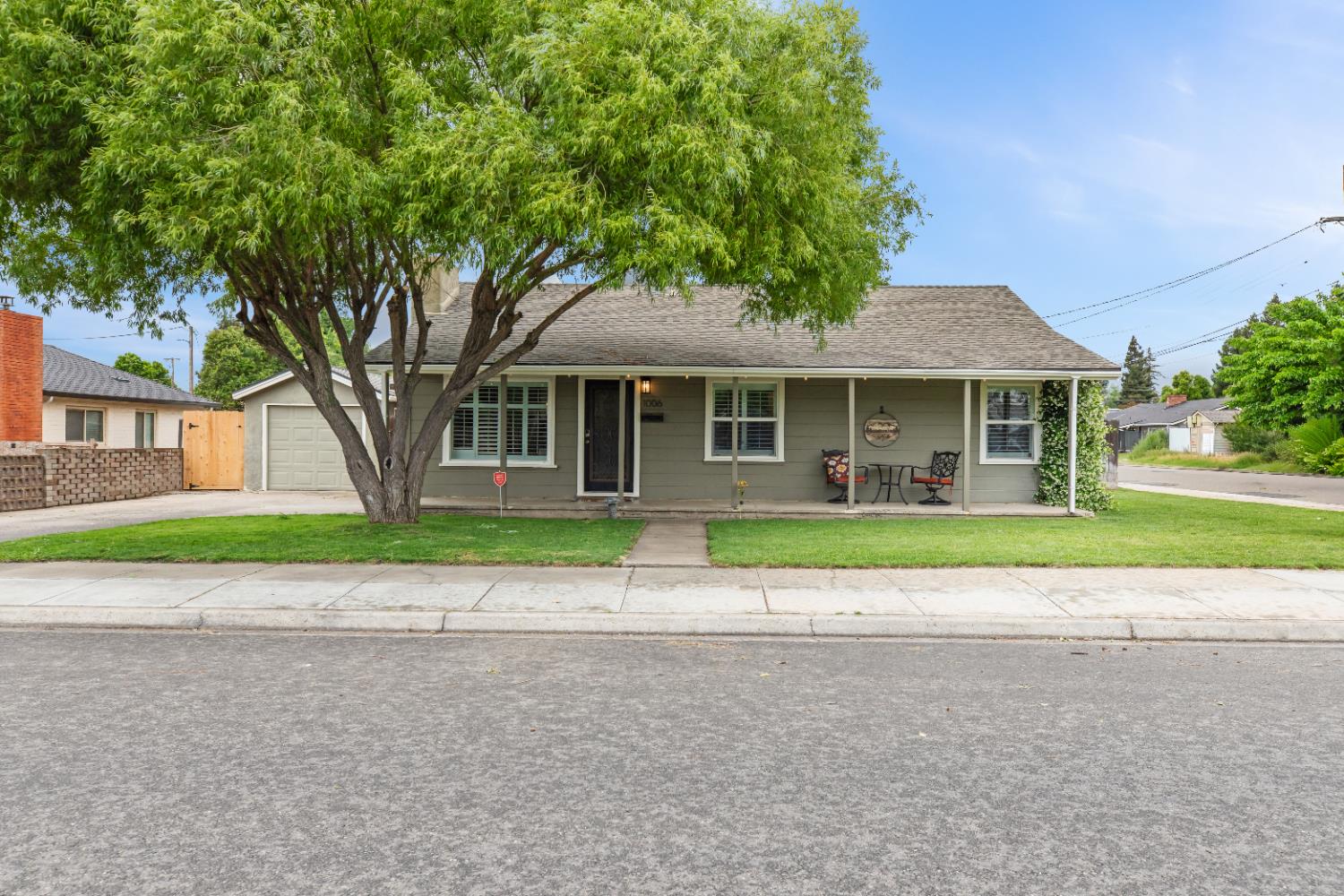 1006 Magnolia St, Oakdale, CA 95361