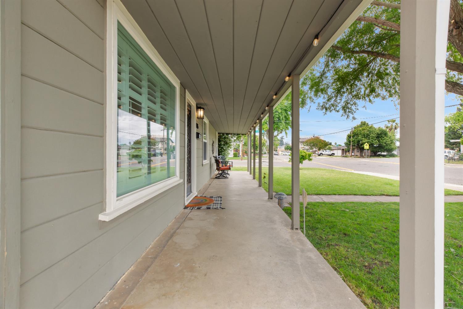 1006 Magnolia St, Oakdale, CA 95361