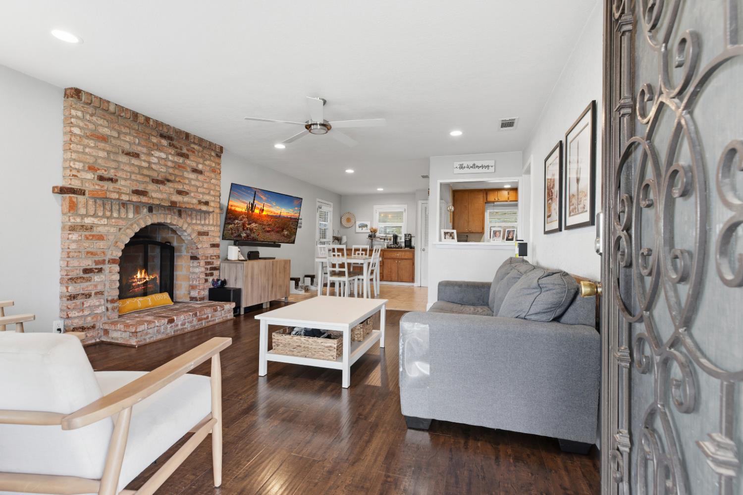 1006 Magnolia St, Oakdale, CA 95361