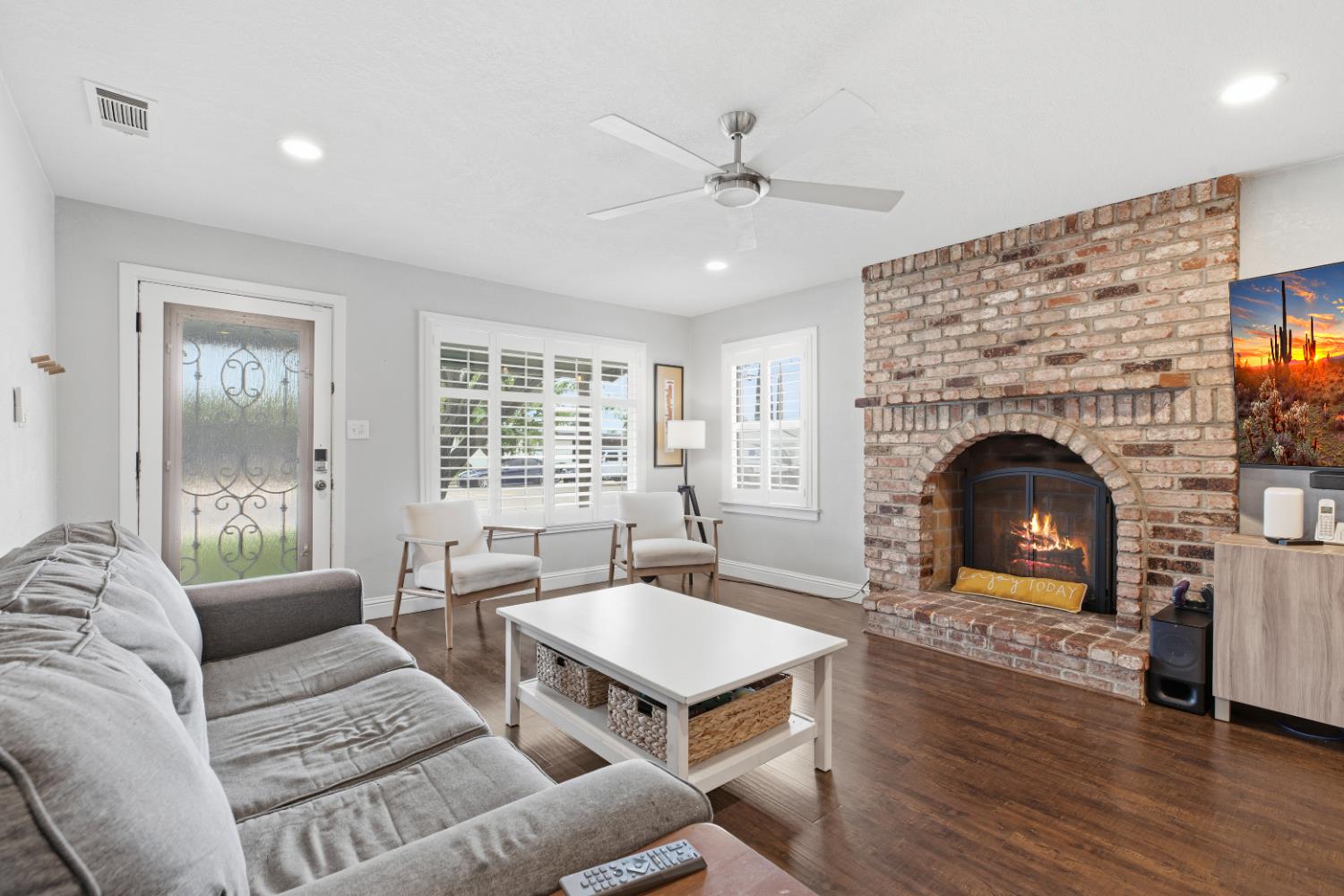 1006 Magnolia St, Oakdale, CA 95361