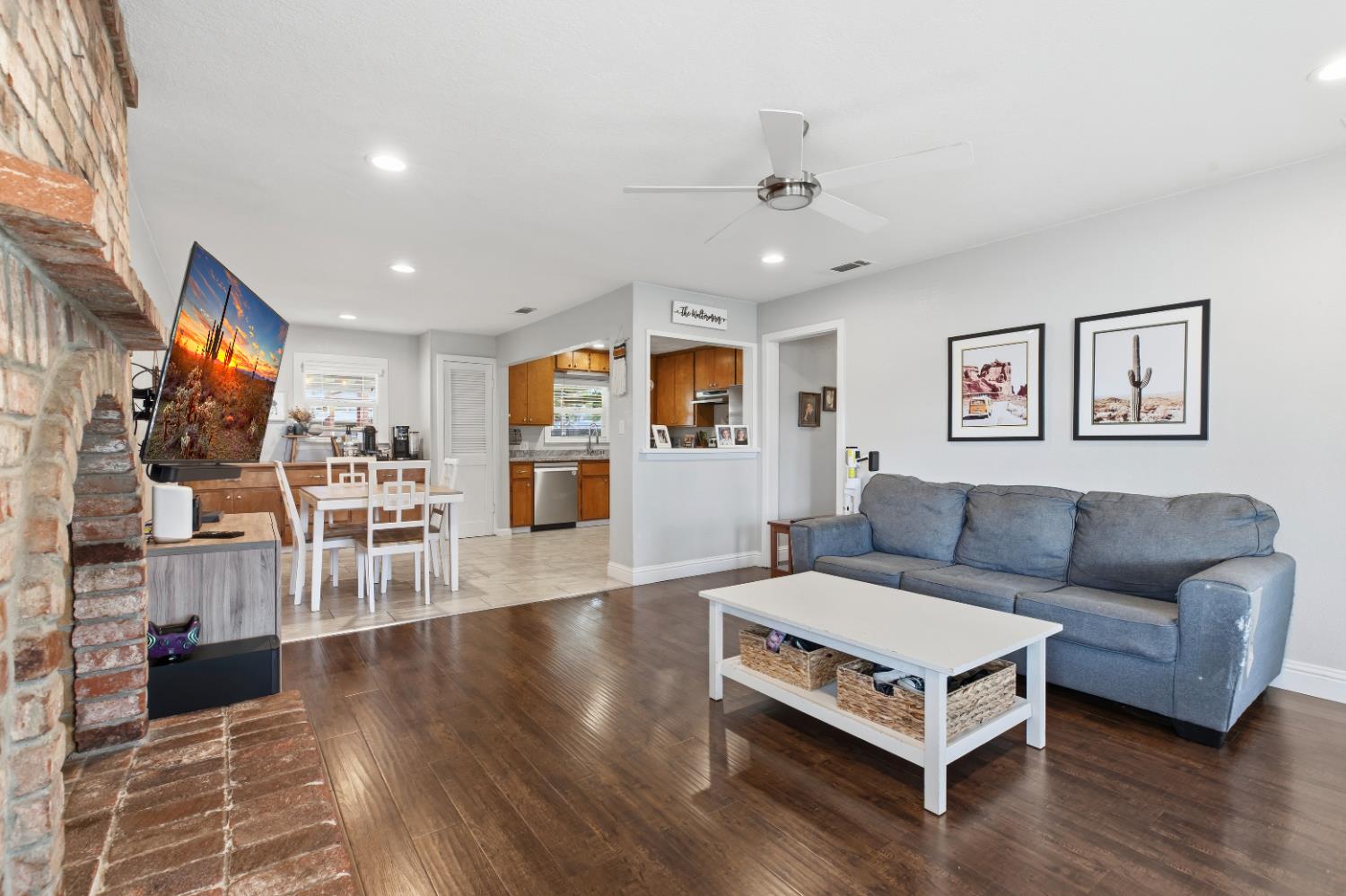 1006 Magnolia St, Oakdale, CA 95361