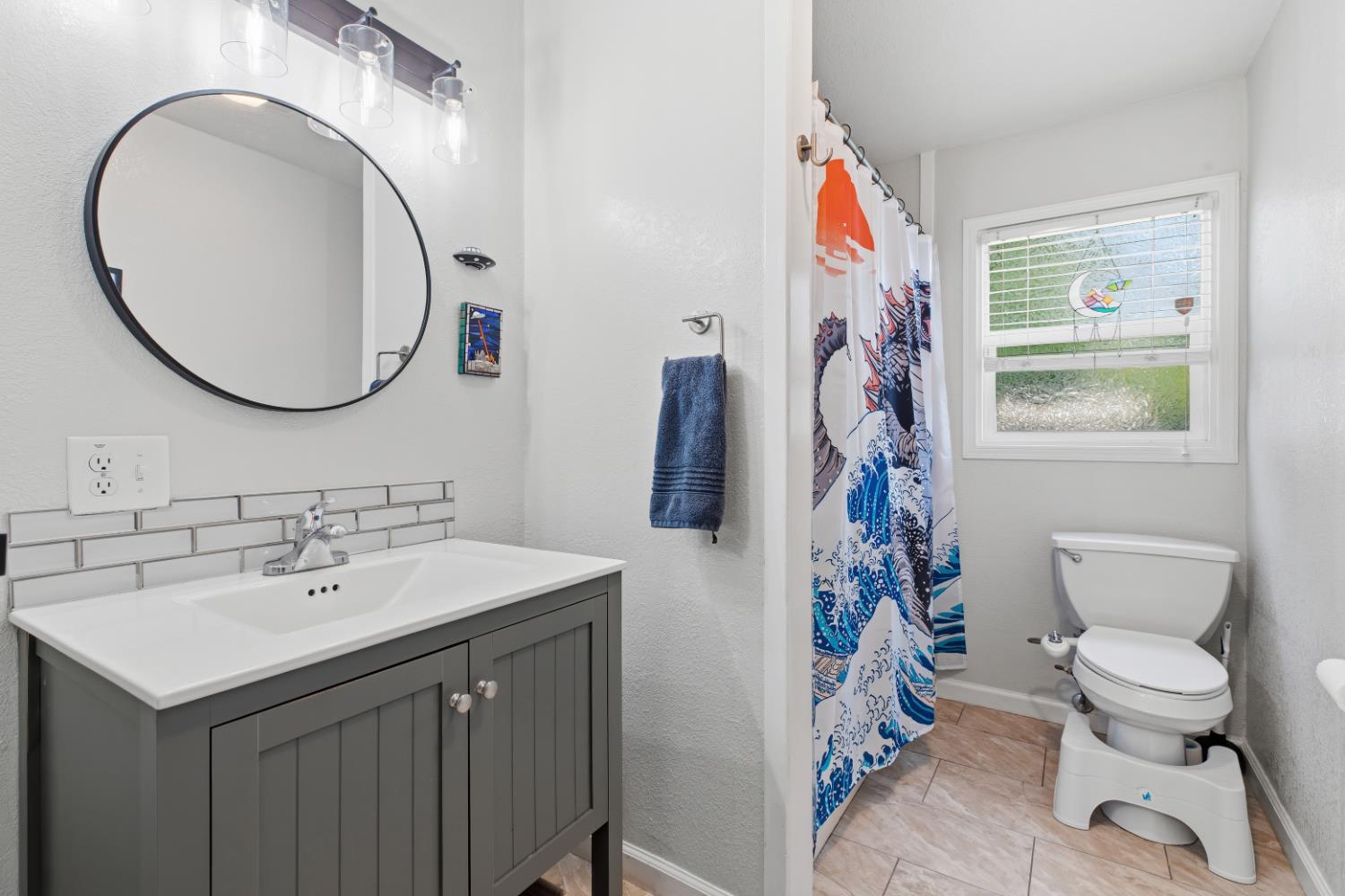 1006 Magnolia St, Oakdale, CA 95361