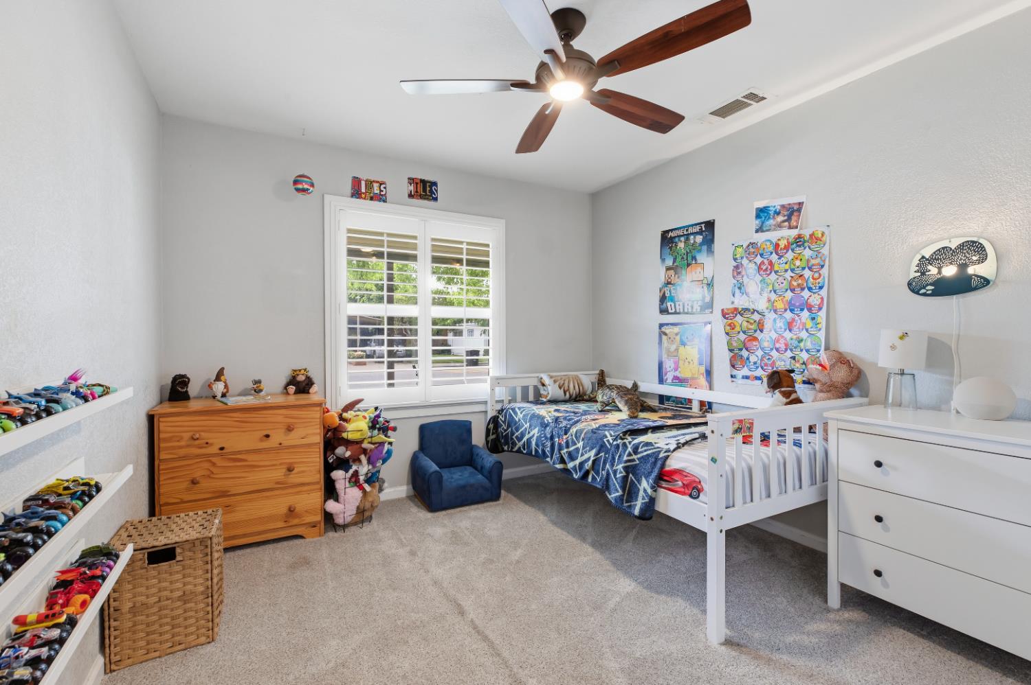 1006 Magnolia St, Oakdale, CA 95361