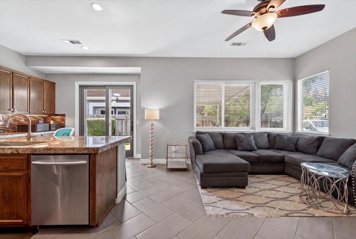 3400 Sleepy Hollow Ln, Modesto, CA 95355