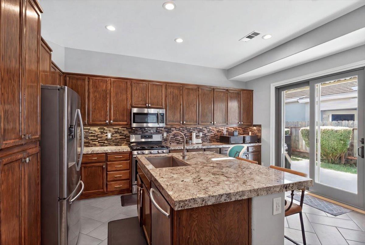 3400 Sleepy Hollow Ln, Modesto, CA 95355