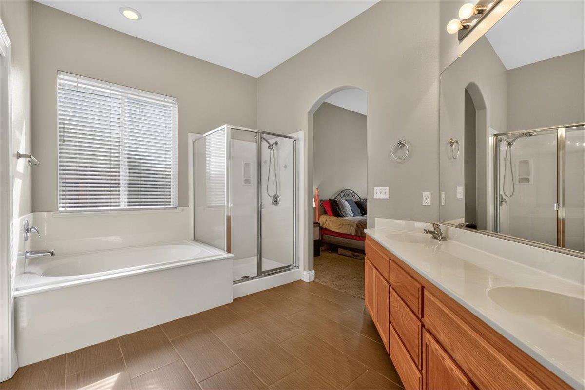 3400 Sleepy Hollow Ln, Modesto, CA 95355