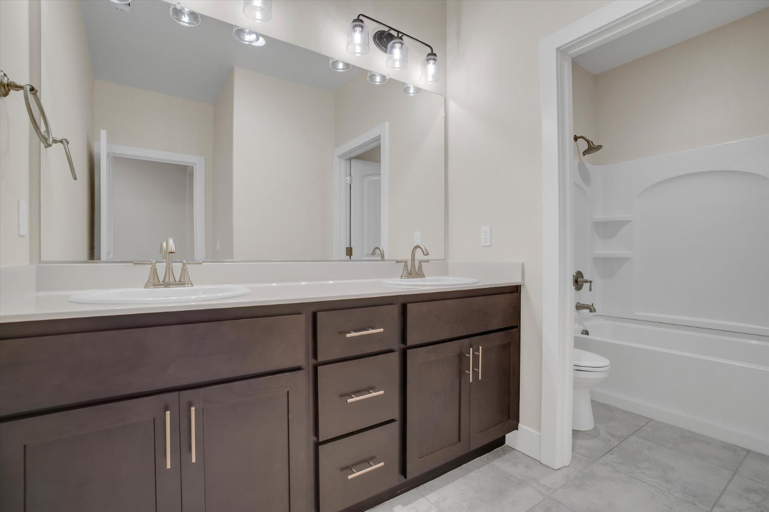 1898 Sanza Rd, Manteca, CA 95337