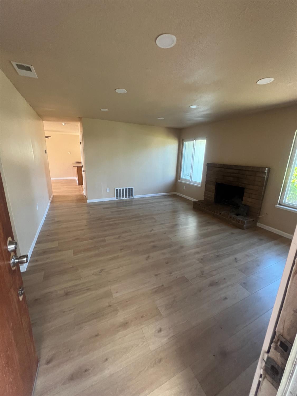 1048 Aspen Dr, Manteca, CA 95336