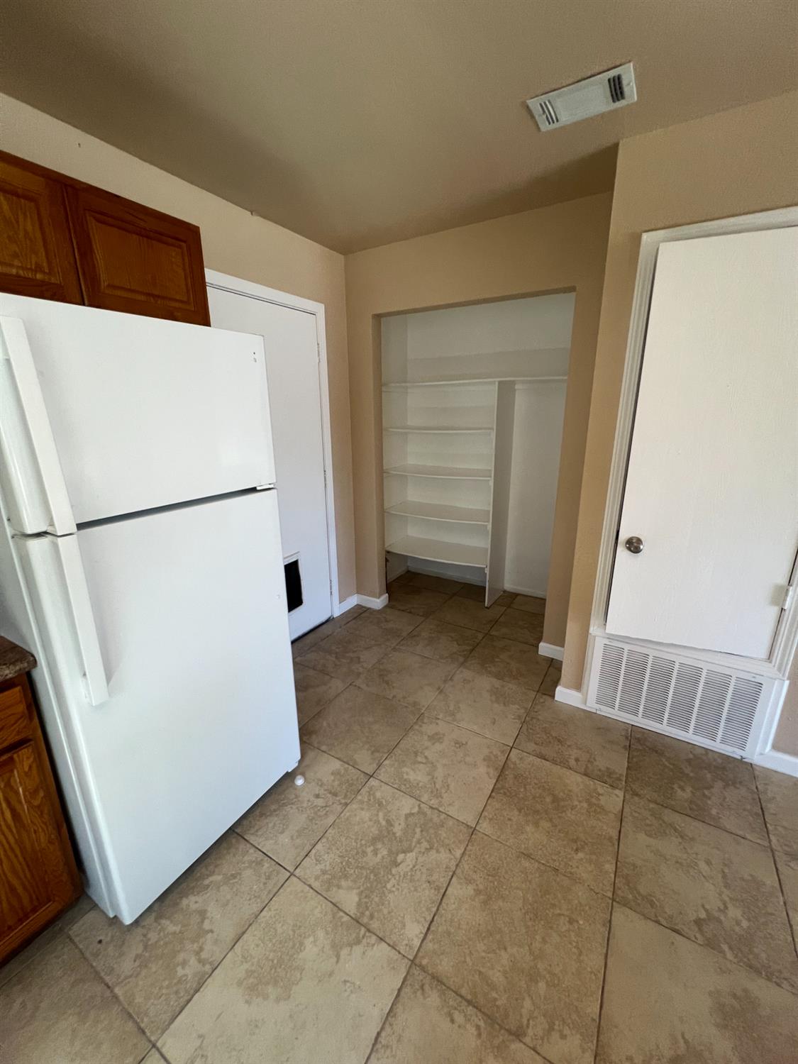 1048 Aspen Dr, Manteca, CA 95336