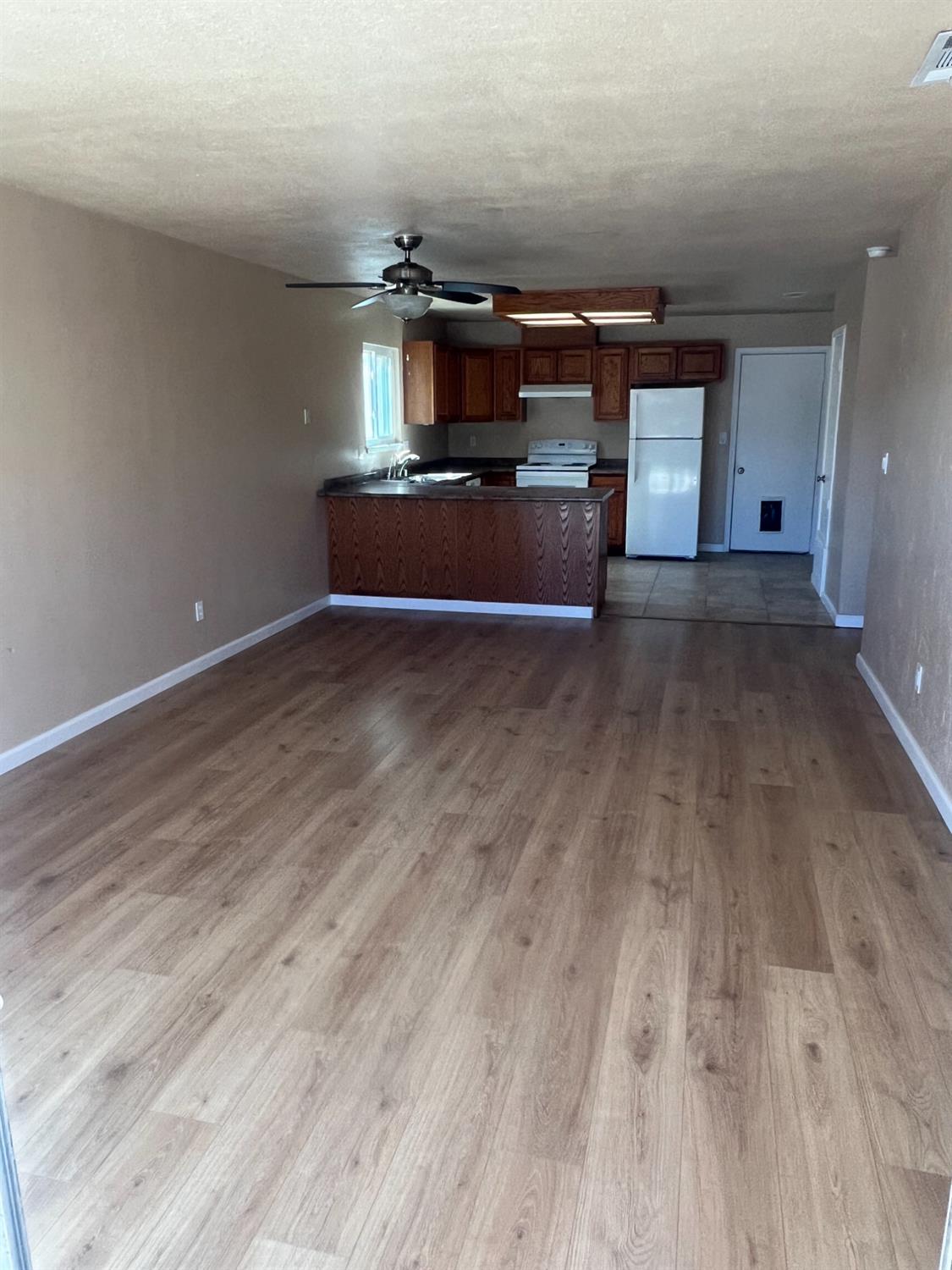 1048 Aspen Dr, Manteca, CA 95336