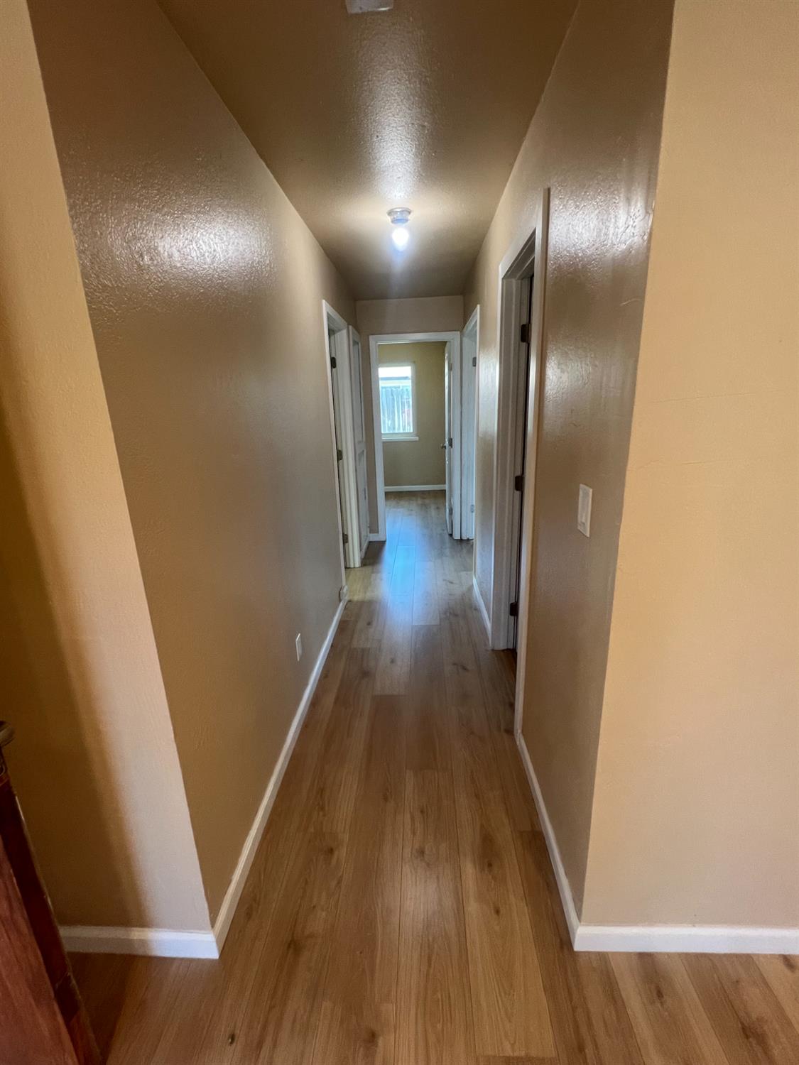 1048 Aspen Dr, Manteca, CA 95336