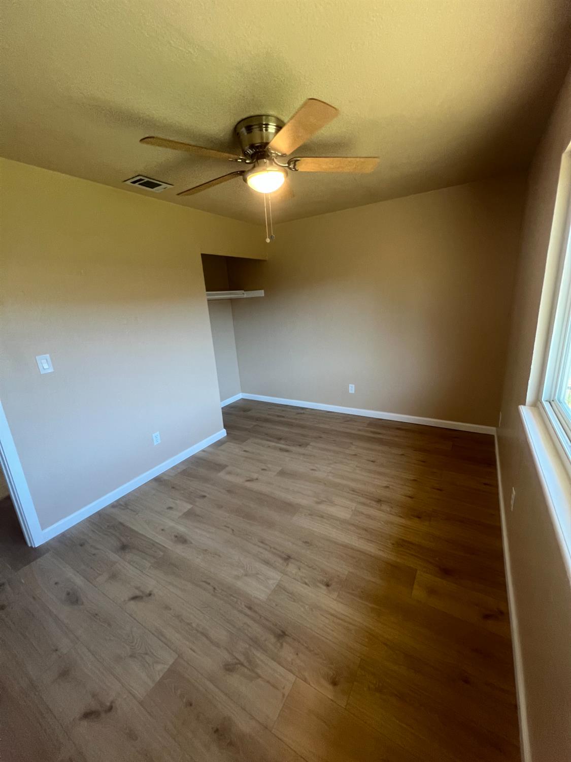 1048 Aspen Dr, Manteca, CA 95336