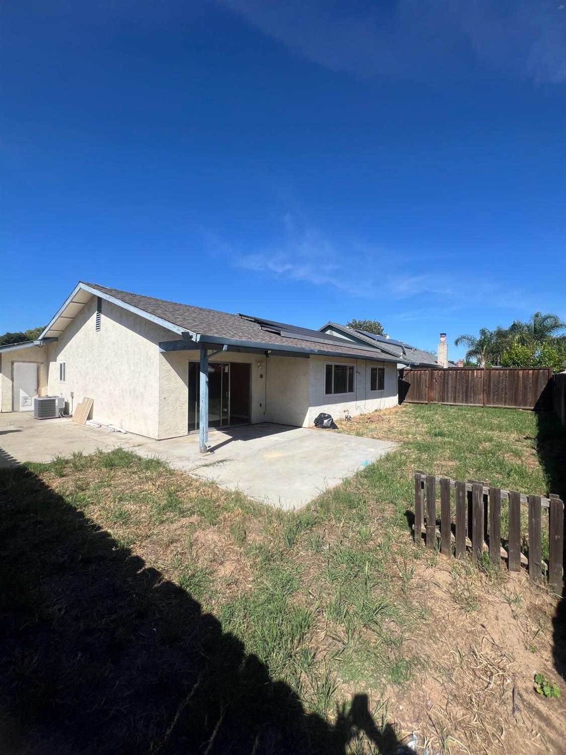 1048 Aspen Dr, Manteca, CA 95336