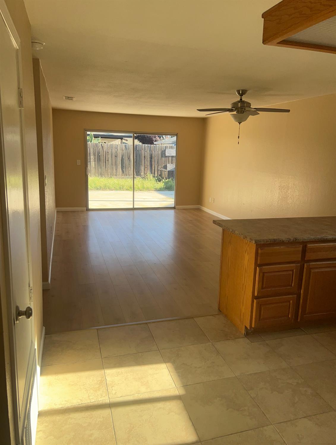1048 Aspen Dr, Manteca, CA 95336