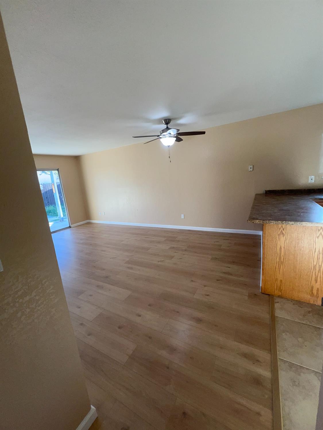 1048 Aspen Dr, Manteca, CA 95336