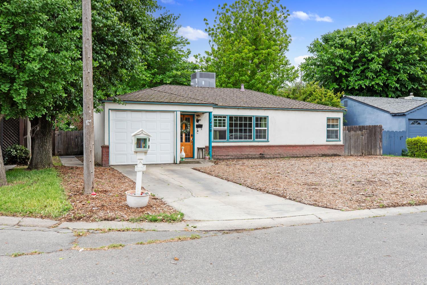 1420 California Ave, Turlock, CA 95380