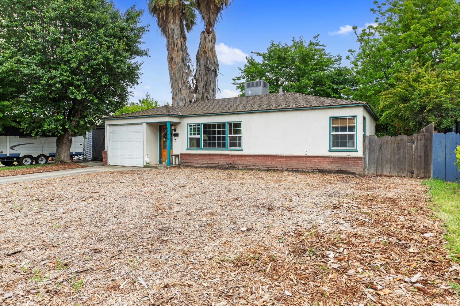 1420 California Ave, Turlock, CA 95380