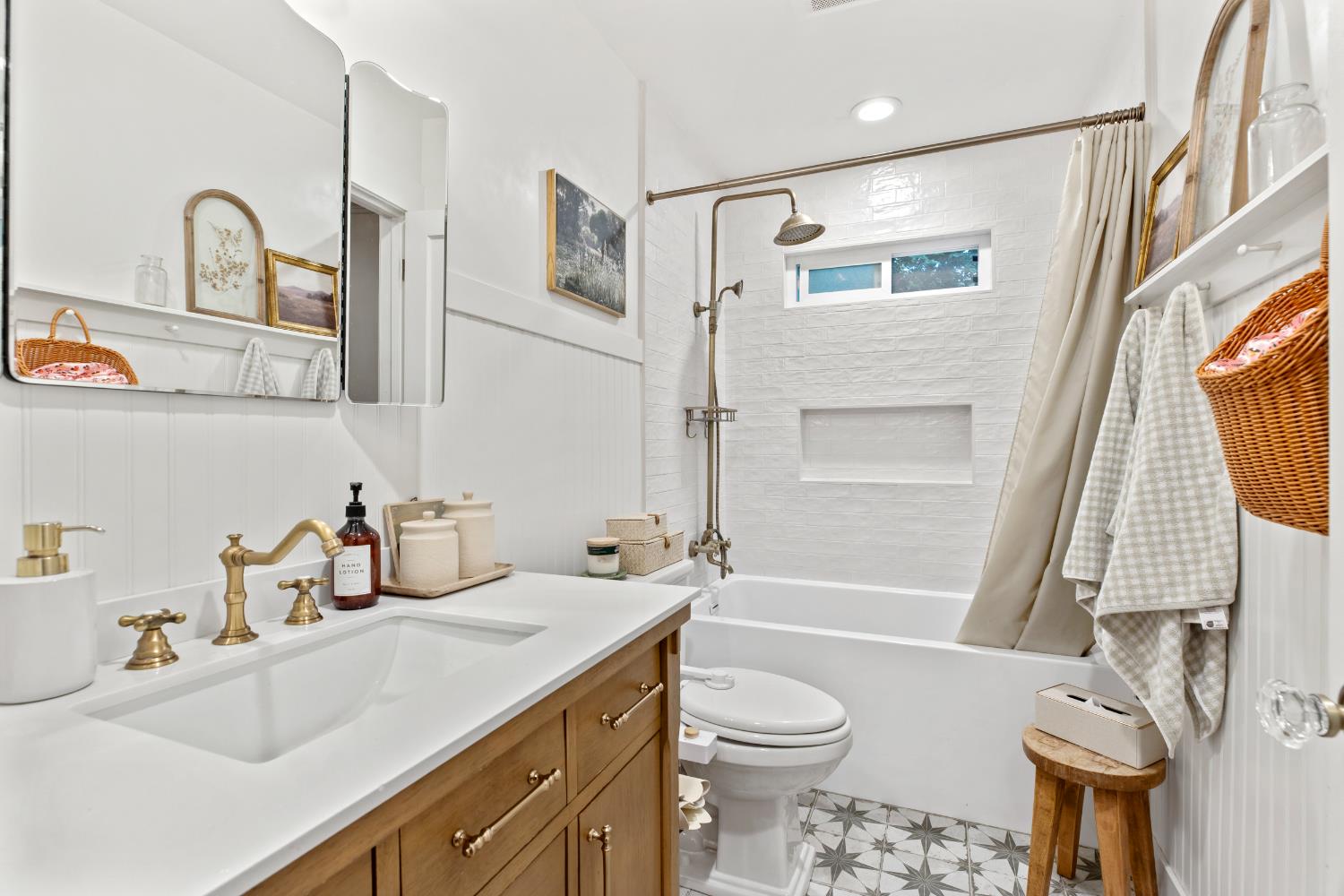 1420 California Ave, Turlock, CA 95380