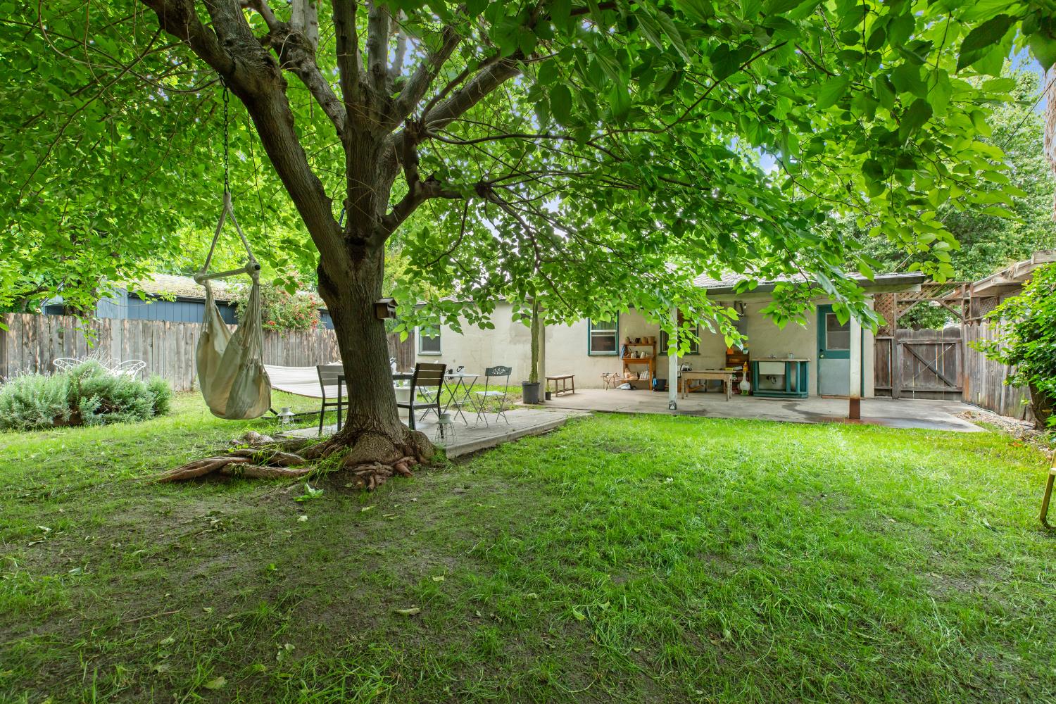 1420 California Ave, Turlock, CA 95380